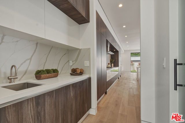 4233 Costello Avenue, Sherman Oaks, CA 91423
