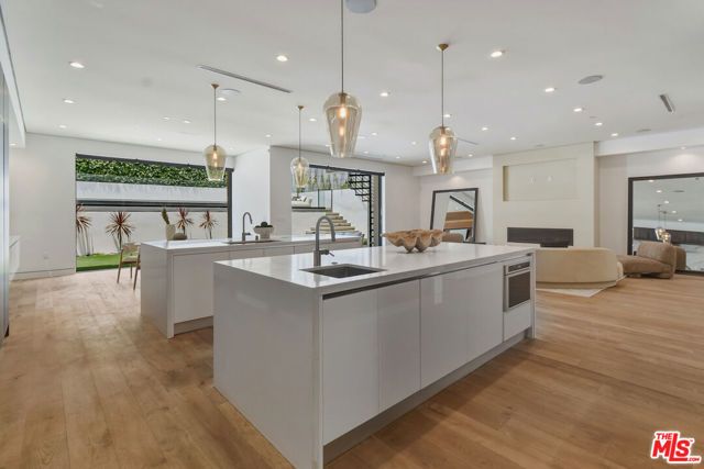 4233 Costello Avenue, Sherman Oaks, CA 91423