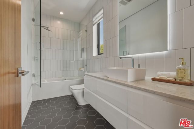 4233 Costello Avenue, Sherman Oaks, CA 91423