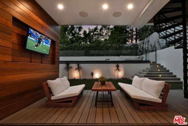 4233 Costello Avenue, Sherman Oaks, CA 91423