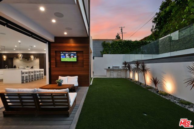 4233 Costello Avenue, Sherman Oaks, CA 91423