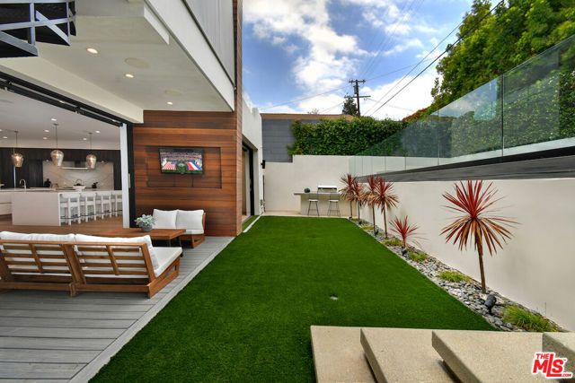 4233 Costello Avenue, Sherman Oaks, CA 91423