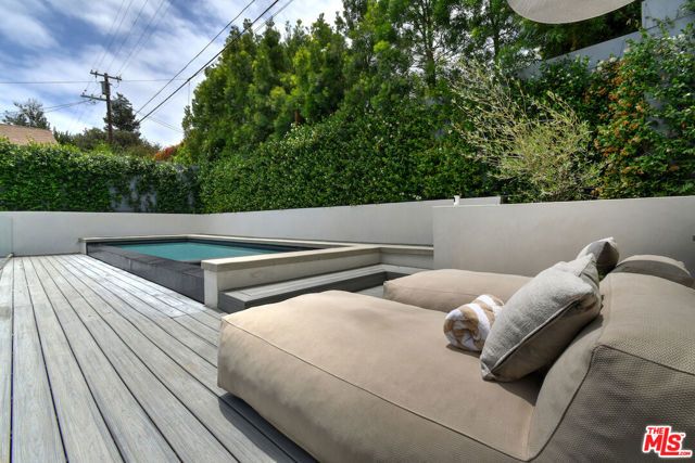 4233 Costello Avenue, Sherman Oaks, CA 91423