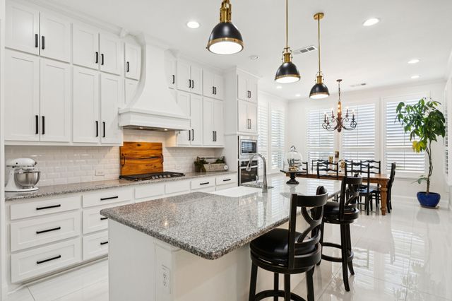 405 Green Valley Drive, Mckinney, TX 75071