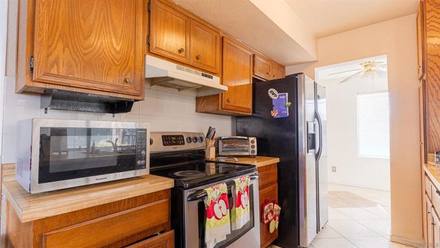 7483 Tooma St B, San Diego, CA 92139