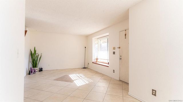 7483 Tooma St B, San Diego, CA 92139