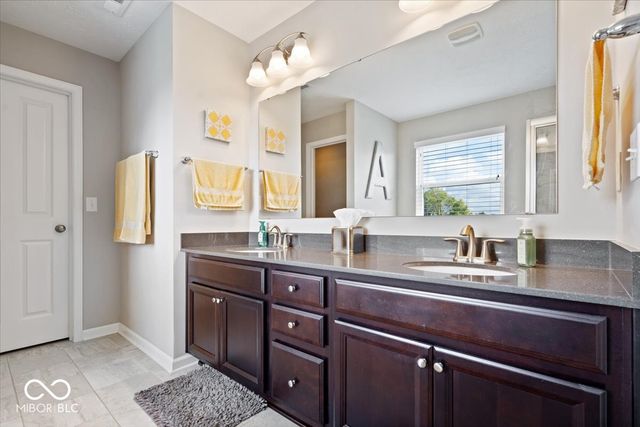 11851 Highline Court, Noblesville, IN 46060