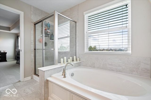 11851 Highline Court, Noblesville, IN 46060