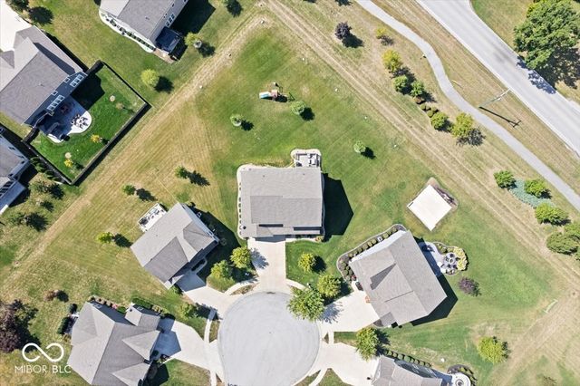 11851 Highline Court, Noblesville, IN 46060