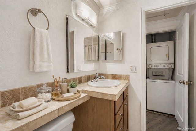 1327 Steele Street 102, Denver, CO 80206