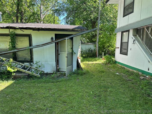 202 N Moore Street, Claremore, OK 74017