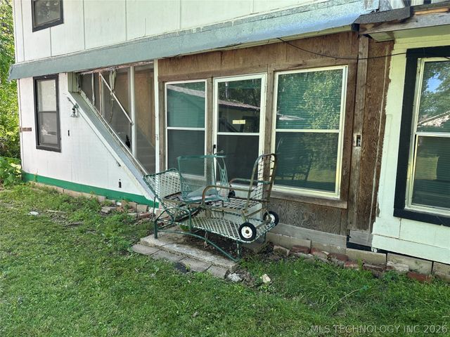 202 N Moore Street, Claremore, OK 74017