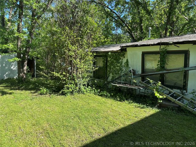202 N Moore Street, Claremore, OK 74017