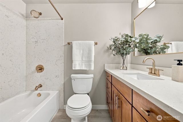 3860 NE 41st Street, Seattle, WA 98105