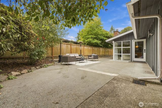 3860 NE 41st Street, Seattle, WA 98105