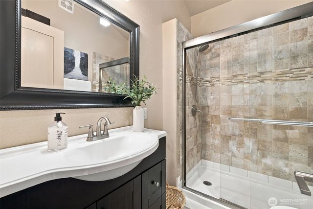 3860 NE 41st Street, Seattle, WA 98105