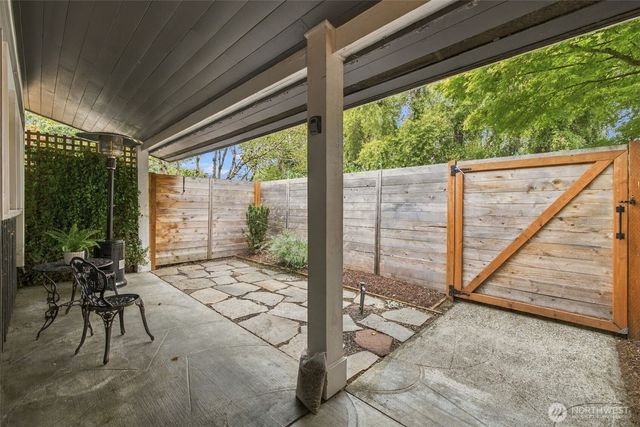 3860 NE 41st Street, Seattle, WA 98105