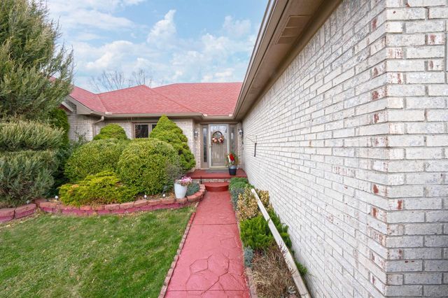 47310 Beacon Square Drive, Macomb, MI 48044