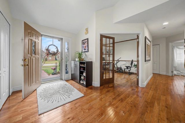 47310 Beacon Square Drive, Macomb, MI 48044