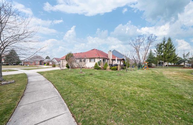 47310 Beacon Square Drive, Macomb, MI 48044