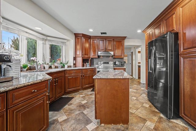 47310 Beacon Square Drive, Macomb, MI 48044