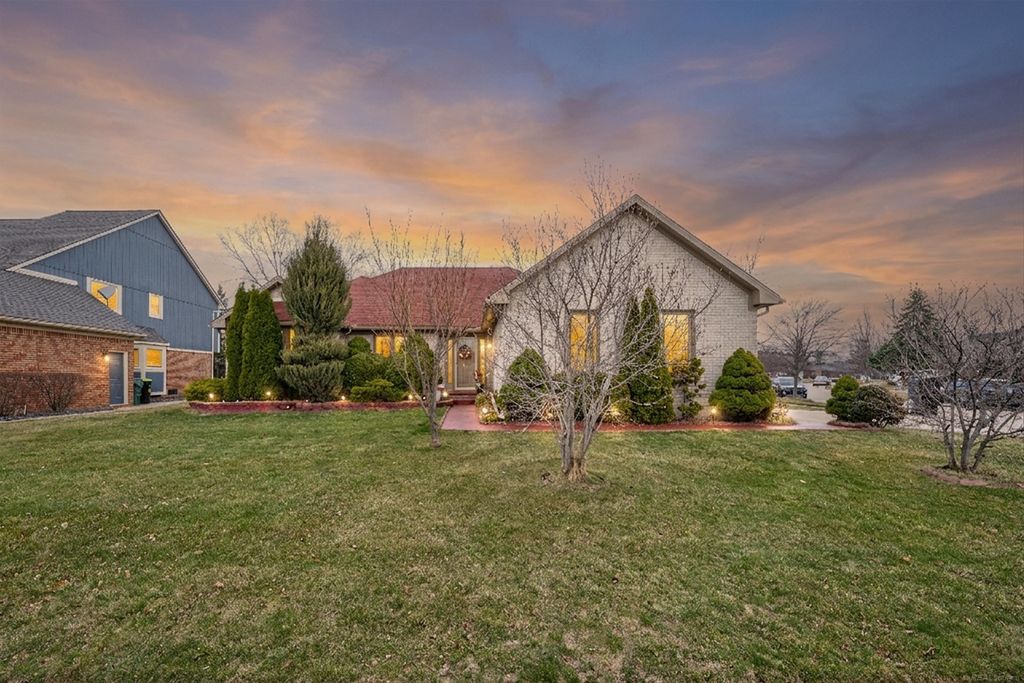 47310 Beacon Square Drive, Macomb, MI 48044