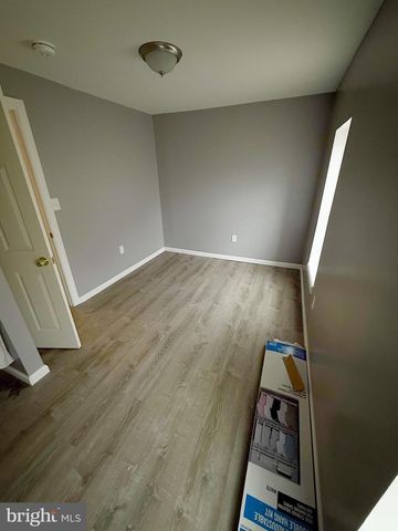 917 S 8TH ST, Camden, NJ 08103