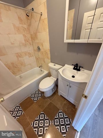 917 S 8TH ST, Camden, NJ 08103