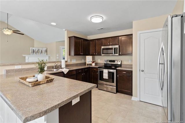 454 Blackhawk Lane, Raeford, NC 28376