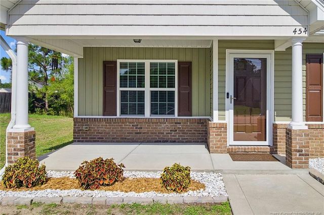 454 Blackhawk Lane, Raeford, NC 28376