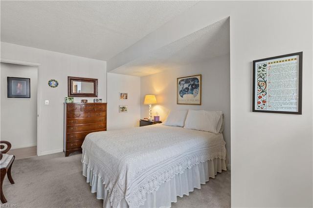 3288 Page Ave Apt 909, Virginia Beach, VA 23451