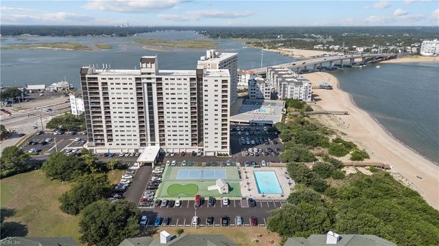 3288 Page Ave Apt 909, Virginia Beach, VA 23451