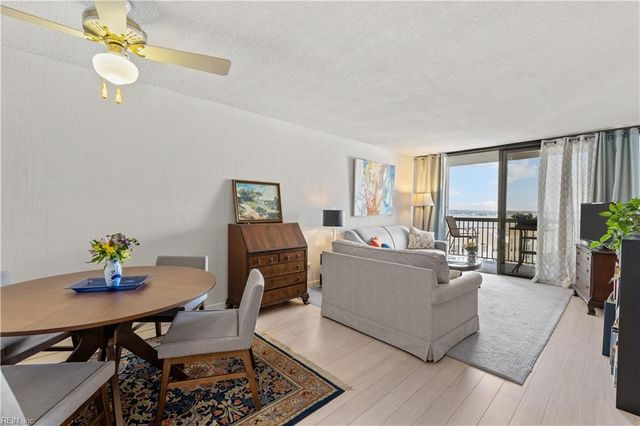 3288 Page Ave Apt 909, Virginia Beach, VA 23451