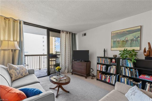 3288 Page Ave Apt 909, Virginia Beach, VA 23451