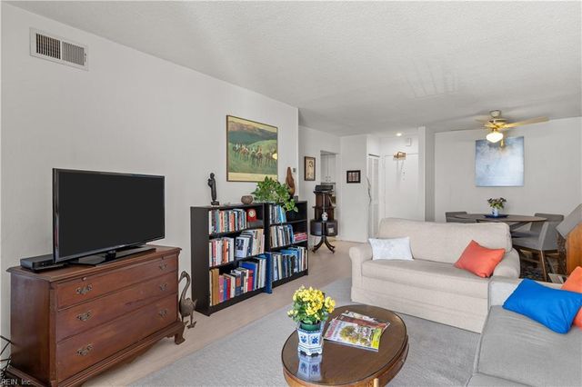 3288 Page Ave Apt 909, Virginia Beach, VA 23451