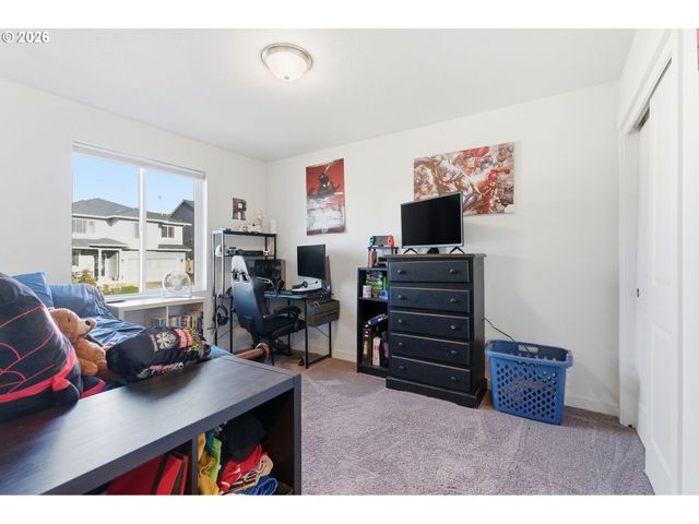 2597 Ne CURRIN CREEK Dr, Estacada, OR 97023