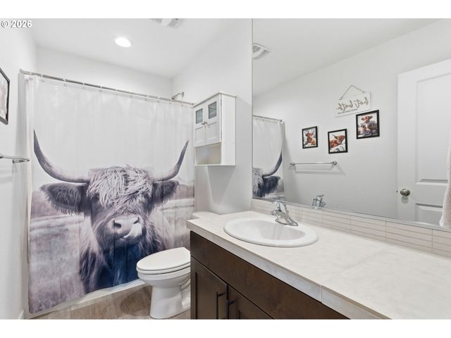 2597 Ne CURRIN CREEK Dr, Estacada, OR 97023