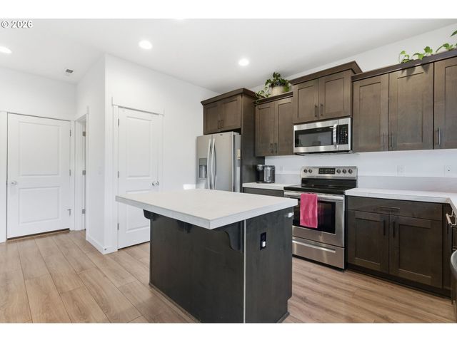 2597 Ne CURRIN CREEK Dr, Estacada, OR 97023