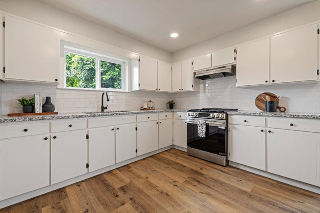 6349 Roselle Ave, Riverbank, CA 95367