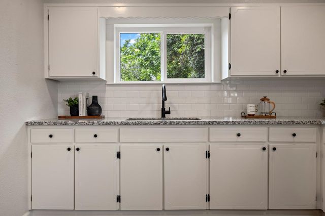 6349 Roselle Ave, Riverbank, CA 95367