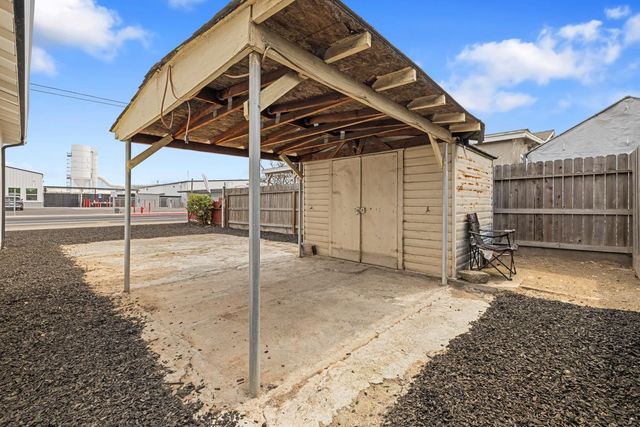 6349 Roselle Ave, Riverbank, CA 95367