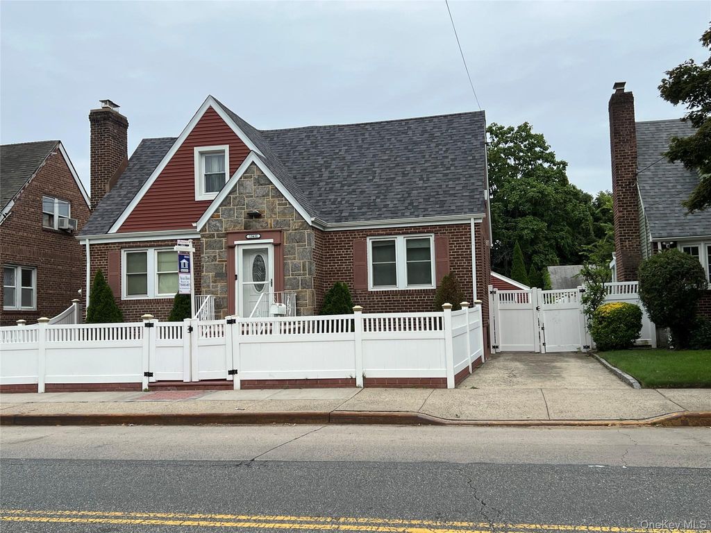 134-33 Hook Creek Boulevard, Rosedale, NY 11422 — exterior