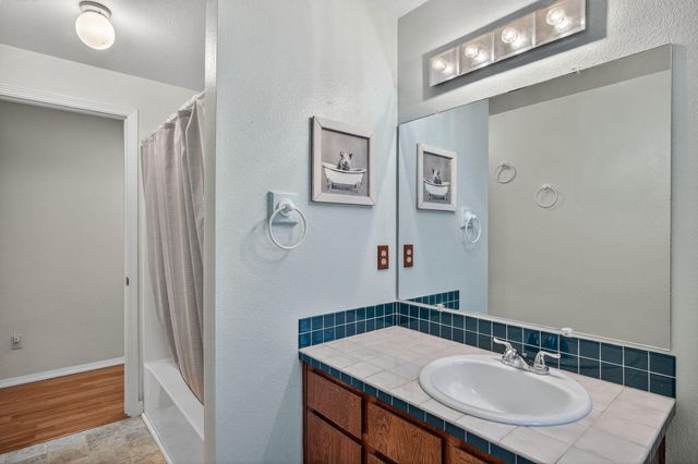 9085 SW Edgewood Street, Tigard, OR 97223