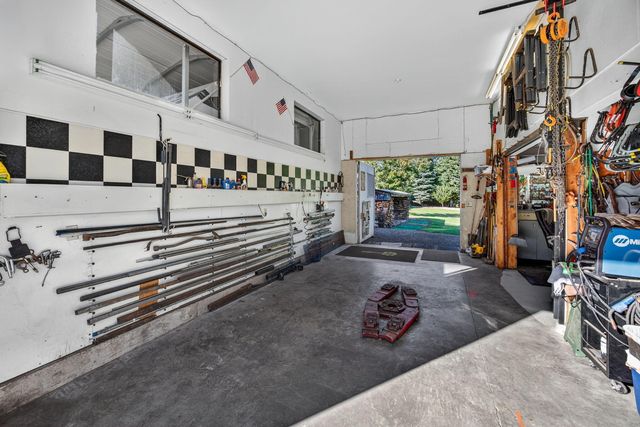 9085 SW Edgewood Street, Tigard, OR 97223