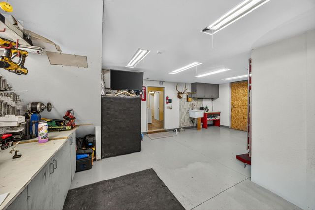 9085 SW Edgewood Street, Tigard, OR 97223