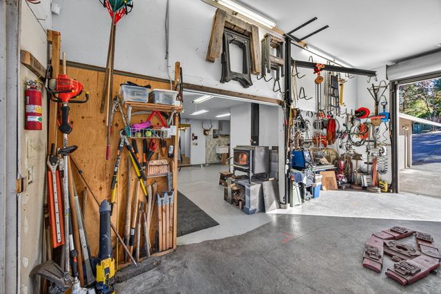 9085 SW Edgewood Street, Tigard, OR 97223