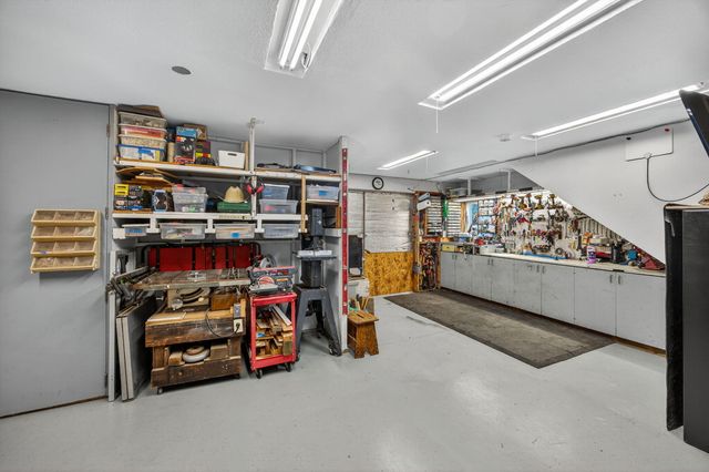 9085 SW Edgewood Street, Tigard, OR 97223