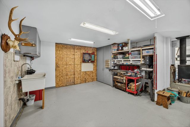 9085 SW Edgewood Street, Tigard, OR 97223