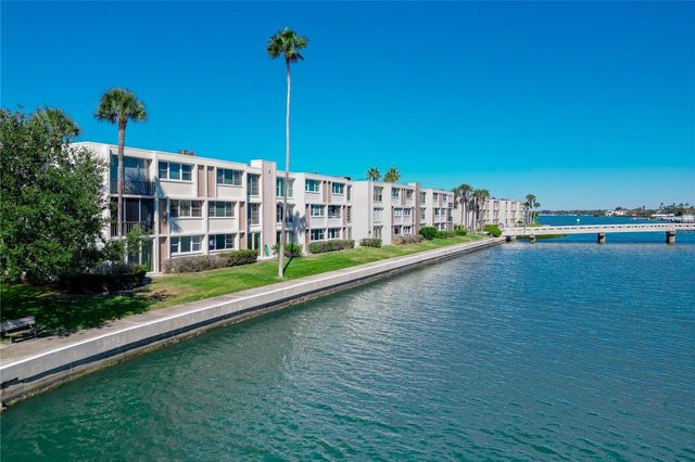 7425 BAY ISLAND DRIVE S 108, South Pasadena, FL 33707