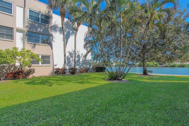 7425 BAY ISLAND DRIVE S 108, South Pasadena, FL 33707